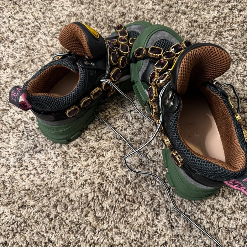 Gucci Women’s Flasktek SEGA Green removable Crystal - Picture 6 of 7